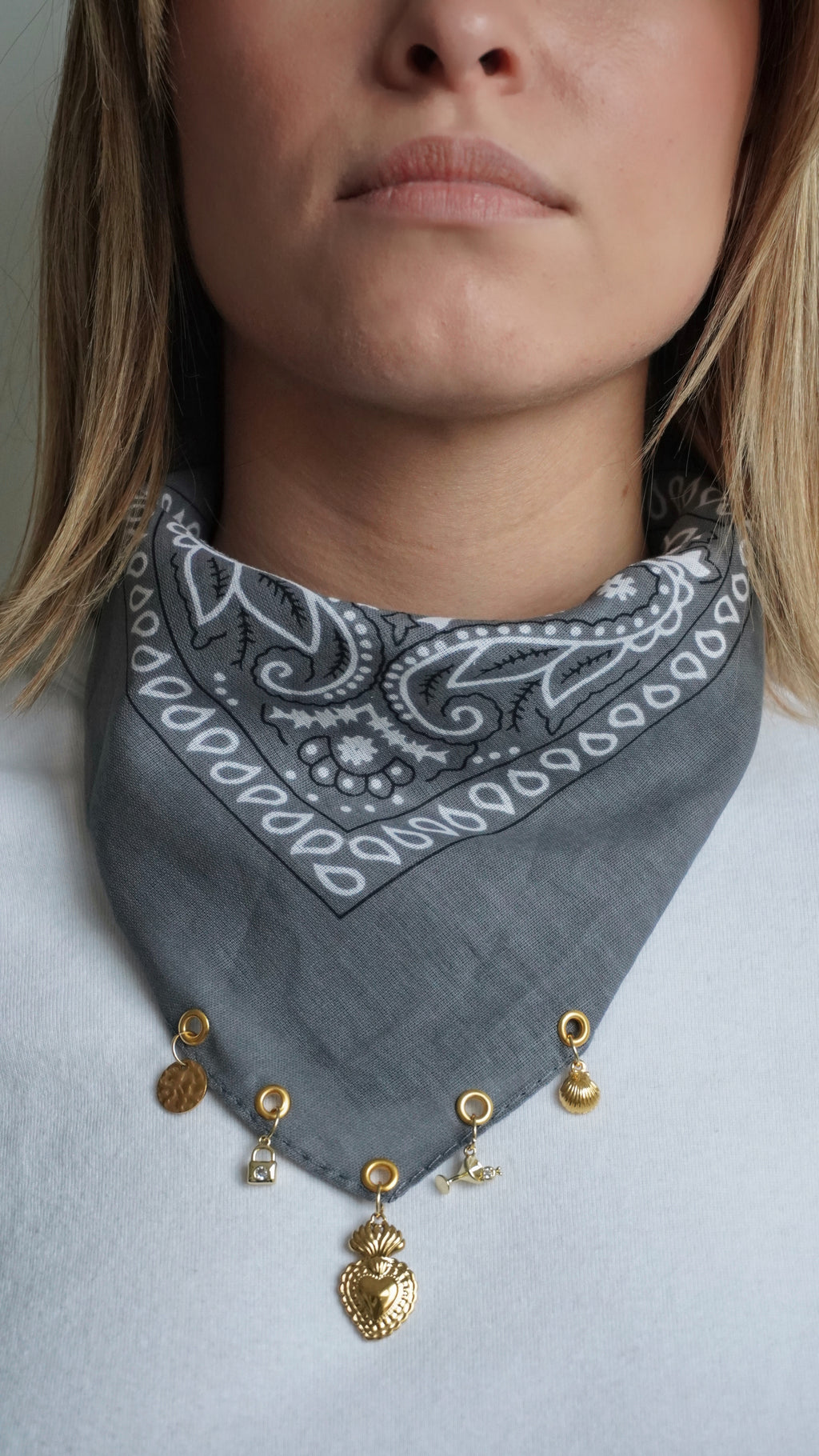 Bandana à charms Gris