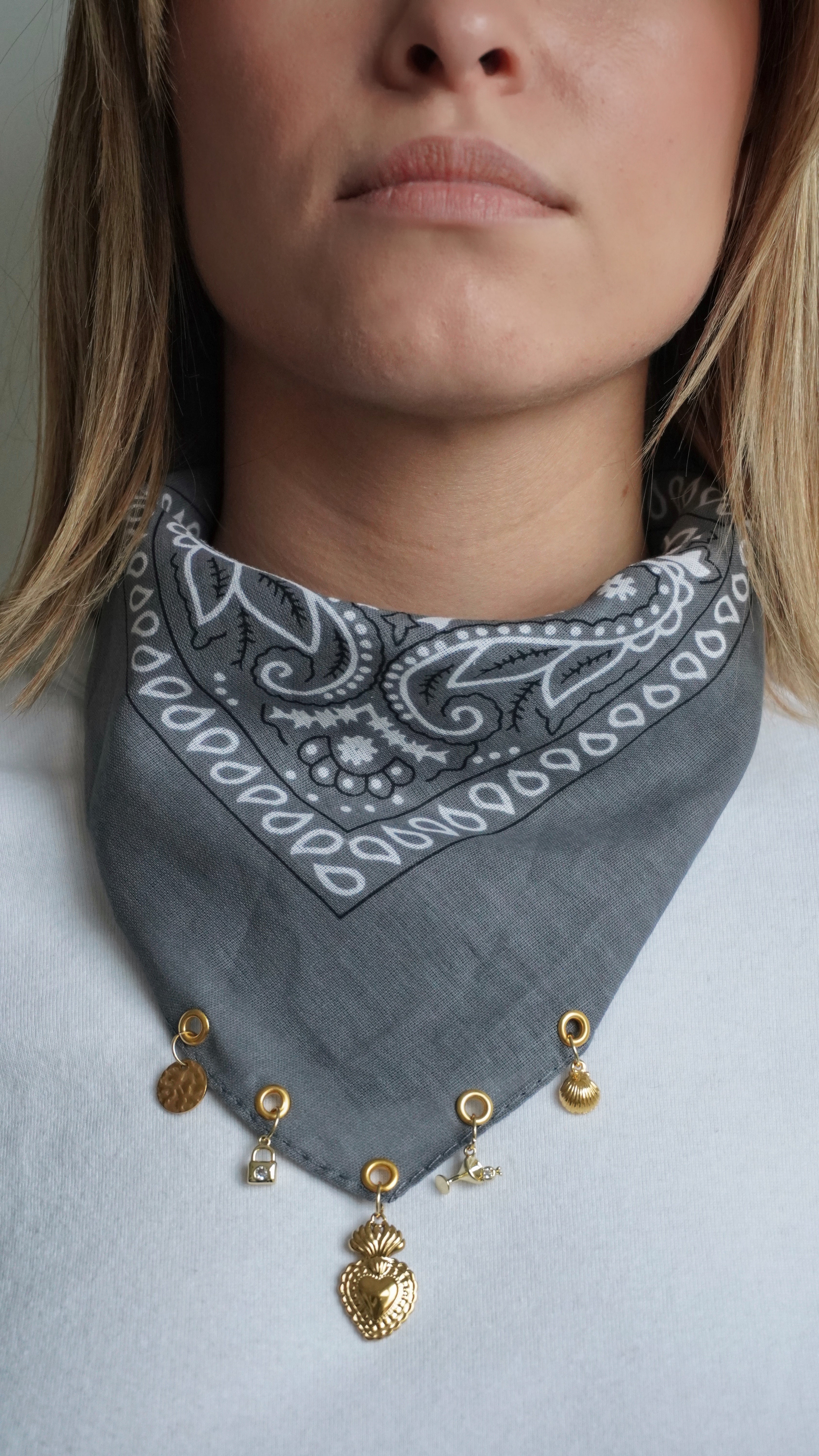Bandana à charms Gris