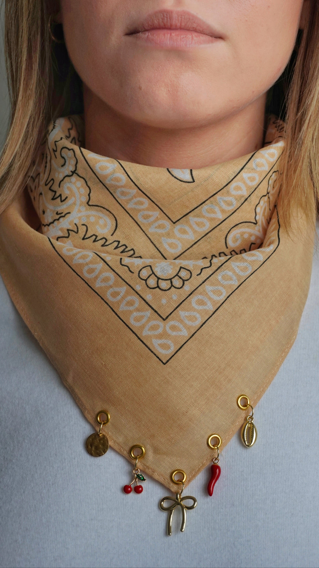 Bandana à charms Beige