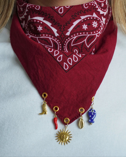Foulard bandana bordeaux à charms personnalisables Nine, fait main en France